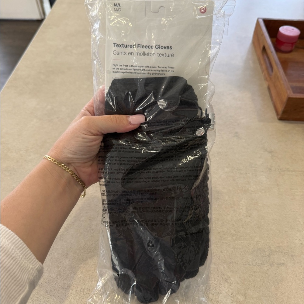Textured Fleece Gloves